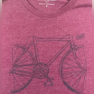 Banana Republic Men's Burgundy Bicycle Tee Small